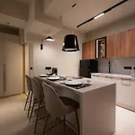 Isyra Loft *