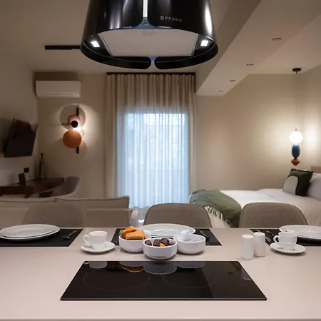 Isyra Loft *